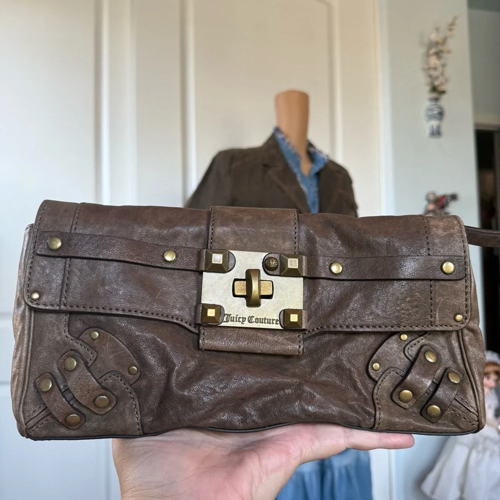 Juicy Couture Brown Distressed Leather Steampunk Clutch Bag Gold 🔒  Y2K